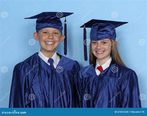 Niños Graduados Foto De Archivo Imagen De Muchacha Lindo 31021628