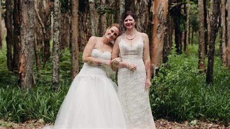 Annerley Marriage Celebrant Offers Freebie Weddings To Same Sex Couples The Courier Mail