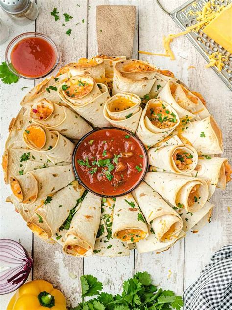 Blooming quesadilla ring made these for a dinner party and they went fast! Blooming Quesadilla Ring Story - Princess Pinky Girl