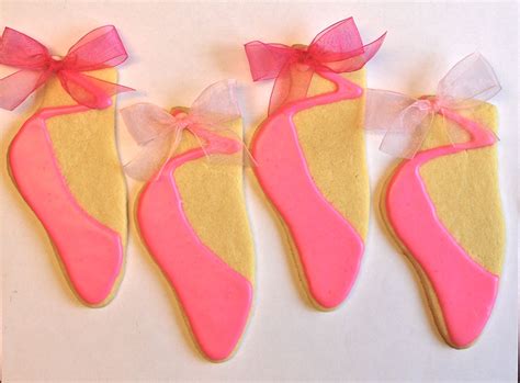 Maybe you would like to learn more about one of these? Ballet Slipper Cookie Favors | Cookie favors, Food ...