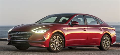 The sonata hybrid will hit the showrooms across us in june, and prices start from $28,725 for the base blue trim (including $975 in destination charges). 2020 Sonata Hybrid Release Date - 2021 hyundai sonata ...