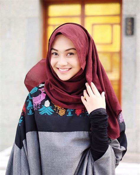 who is the most beautiful indonesian woman that wears a hijab on a daily basis quora