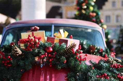 How To Decorate Your Car For Christmas Without Spending Much