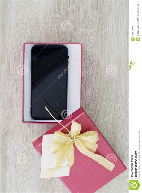 Bangkok , Thailand - December 15, 2017: New Apple IPhone X In Gift Box,great Holiday Gift Ideas ...