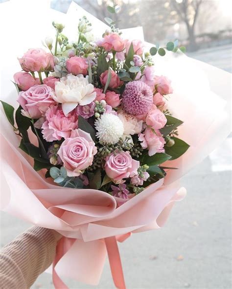 Scegli uno dei nostri fiori giganti per il tuo negozio, realizziamo anche. Mazzi Floreali | Mazzo di fiori, Composizioni floreali ...