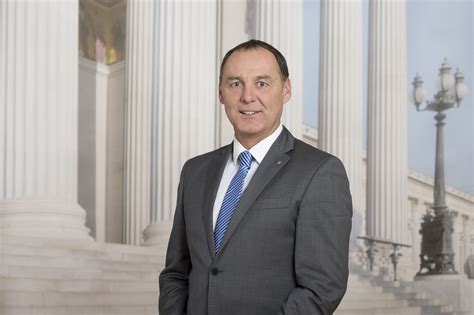 Since the working situations at the institutes and central corona vaccination: FPÖ - Wurm: Anschober verordnet Corona-Tests an Hausärzten ...