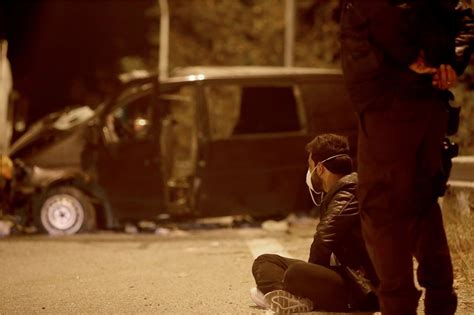 Θανατηφόρο τροχαίο στα ασπροβάλτα θεσσαλονίκης. Ένας έφηβος νεκρός και 24 τραυματίες σε μετωπική νταλίκας ...