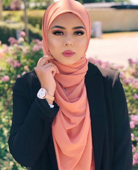 Cute Hijab Girl Wallpaper Download Mobcup