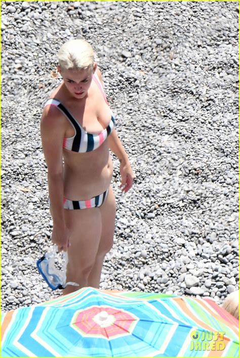 Katy Perry Wears A Striped Bikini At The Beach In Italy Photo 3925740 Bikini Katy Perry