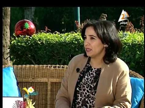 وهي ممثلة مصرية وولدت في أسرة فنية حيث والدها الموسيقي فاروق. ‫الدكتورة نهلة توفيق تتحدث عن حصولها على جائزة الأخوين جريم‬‎ - YouTube