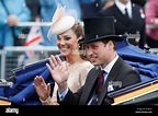 Príncipe Guillermo, Duque de Cambridge (R) y su esposa Catherine ...