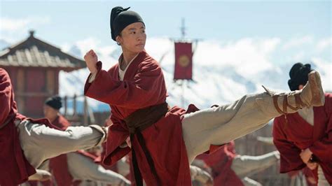 Ketika kaisar cina mengeluarkan dekrit bahwa seorang lelaki per keluarga harus bertugas di angkatan darat tiongkok kekaisaran untuk melindungi. Nonton Film Mulan 2020 Subtitle Indonesia - Berita ...