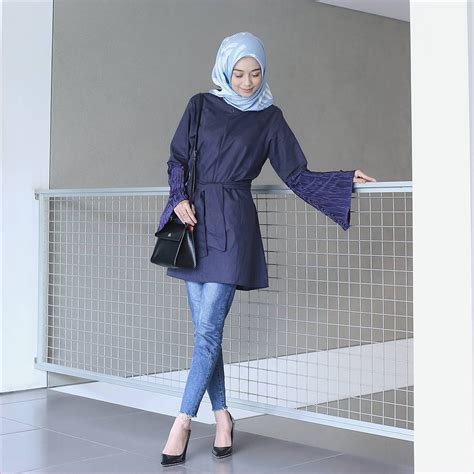 Fanspage ini berisi ilmu tentang islam dan ceramah dari berbagai sumber yang ingshaallah terpercaya. 30+ Model Outfit Baju Blouse Ala Selebgram Terbaik - Model ...