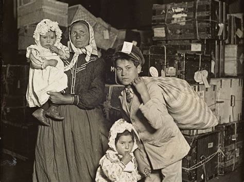 Ellis Island Immigrants Photographer Lewis Hines Pictures Of Jews