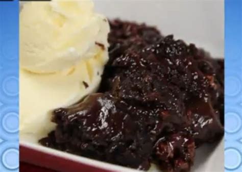 Slow Cooker Chocolate Lava Cake Recipe For This Jaw Dropping Dessert