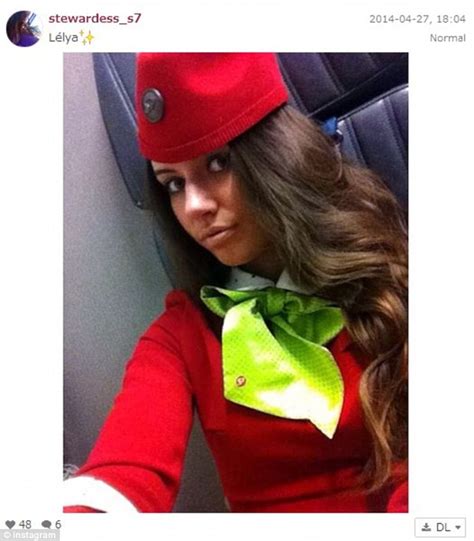 mile high selfies flight attendants post shots of themselves enjoying the skies daily mail online