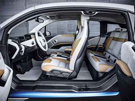 It isn't simply for the environmentally conscious, it's for the environmentally intelligent. BMW i3 (2020-2021) цена и характеристики, фотографии и обзор