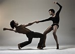 What Are the Characteristics of Modern Dance?
