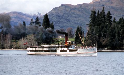 Ss Earnslaw On Lake Wakatipu Nz Ca84 51 Dunedoo Flickr
