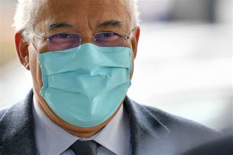 Profissionais dos centros hospitalares universitários do porto, coimbra e lisboa são os primeiros a ser vacinados. Covid-19: Portugal entrou hoje em situação de calamidade e com novas regras