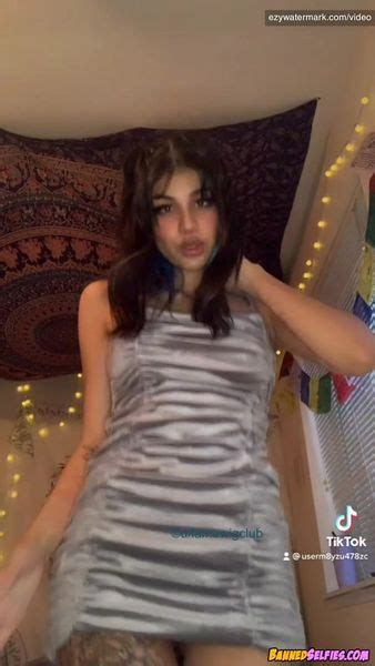 Amara Epic 19 Years Old Teen Girl Nude Instagram Selfie Bannedselfies