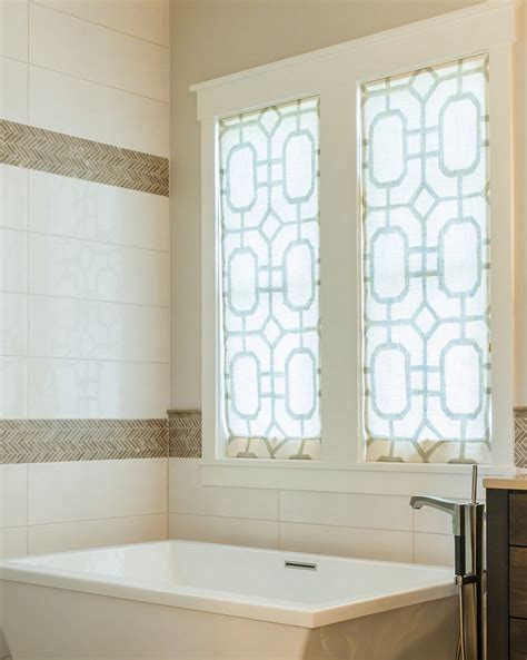 20 Attractive Window Treatment Ideas For Your Bathroom
