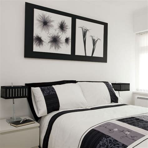 Kamar tidur minimalis merupakan ide desain yang digunakan untuk menciptakan ruangan dengan desain minimalis. Elegan dan Glamour Kamar Tidur dengan Wallpaper Hitam ...