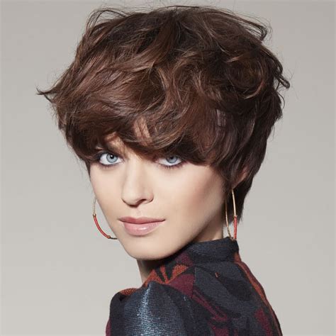 Pixie hairstyles first came about in the 1920s when women experimented with the bob haircuts and other short hairstyles. Curly Pixie Hair 2019 & Short Pixie Hairstyles & Curly ...