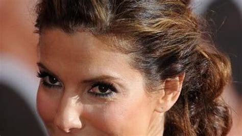 Sandra bullock has been doing interviews all day in a beverly hills hotel suite, but she's still full of energy when we meet, and is as witty and. Star zur Zeit in München: Sandra Bullock bemüht sich um ...