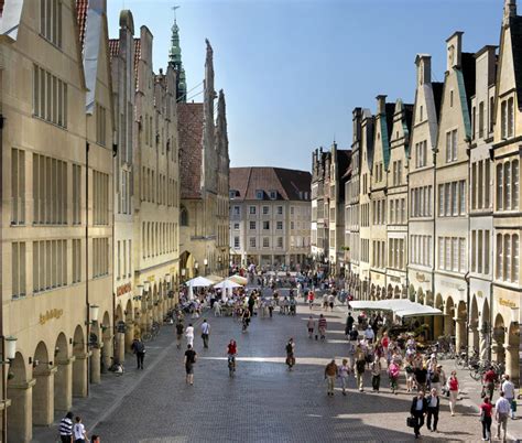 De stad is gebouwd om een klooster dat hier in de achtste eeuw in opdracht van karel de grote werd gebouwd. Stadt Münster: Münster Marketing - Bezienswaardigheden