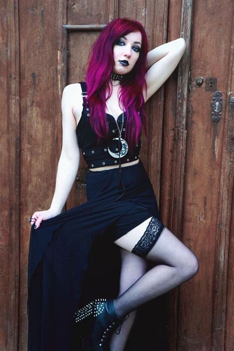 Achetez vos vêtements gothiques sur blue raven com gothicbeauty gothic gothique gothgirl