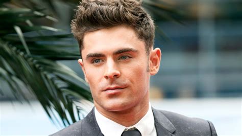 Tweets about zac efron's jaw and lips are now appearing on twitter timelines all over. Zac Efron trapped in SA's COVID lockdown, 2000km away from ...