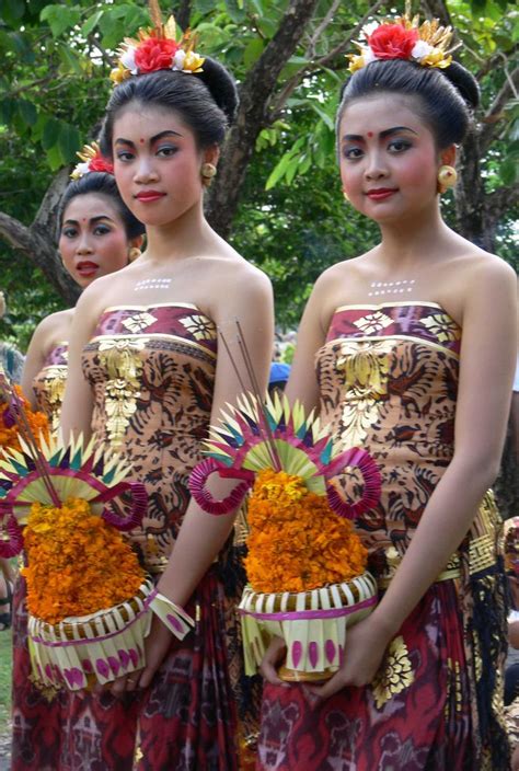 balinese women costumes around the world bali world cultures