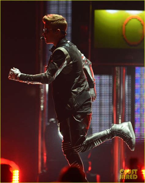 Justin Bieber And Will I Am Billboard Music Awards 2013 Performance Video Photo 2874273