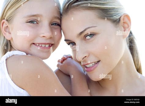 Madre E Hija Fotografía De Stock Alamy