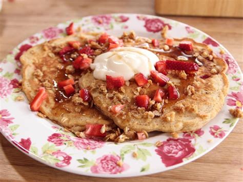 The food network chef shared a somewhat chaotic video on instagram today, and in one we are creating ways for food network to continue to be the destination that viewers can rely on with the pioneer woman: The Pioneer Woman's Best Easter Recipes | The Pioneer ...