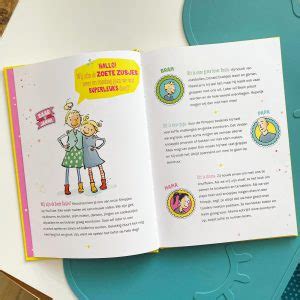 De zoete zusjes saar en janna (4 en 8 jaar) maken al sinds 2016 filmpjes voor youtube waarin ze de leukste dingen doen en ontdekken (@dezoetezusjes). De zoete zusjes zoeken een schat - StoerLeesVoer