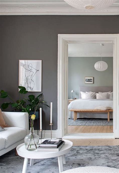 Bedroom with upper wall and ceiling painted gray color. Adjacent rooms in different colors in 2020 | Beautiful ...