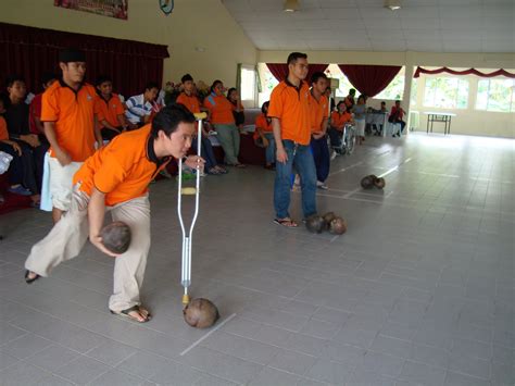 Pembagian jabatan berdasarkan kompetensi teknis, karakteristik dan pola kerja juga merupakan bentuk lain dari upaya pemerintah menciptakan kondisi right man on the right place yang selama ini seperti hanya mimpi belaka. Kompleks Pemulihan Orang Kurang Upaya(KPOKU) Kimanis ...