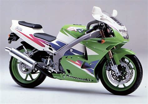 It means being part of a brand that spans more than 25 years. バイク Kawasakiが250ccの4気筒エンジンを製作、ZXR250が出る？ | カスタムライフ