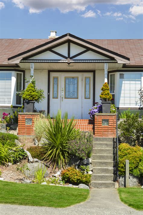 Fabulous Front Door Landscaping Ideas For The Entryway ~ Bless My Weeds