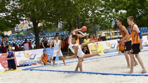 Auswahl der liga, der saison und des spieltags. Beach Handball-EM in Zagreb mit drei Südtirolern ...