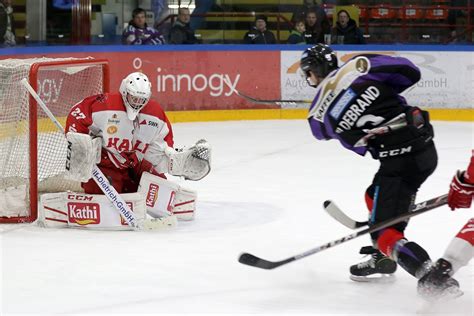 Browse 471 eishockey tor stock photos and images available, or start a new search to explore more stock photos and images. Selber Wölfe verpflichten neue Nummer eins - Eishockey-Magazin