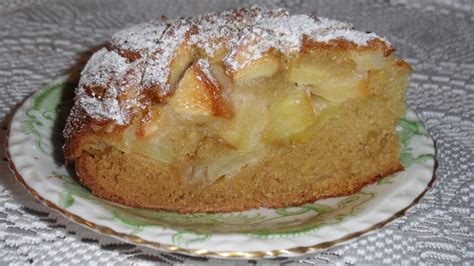 Chez Maximka Easy Peasy Apple Sponge Cake