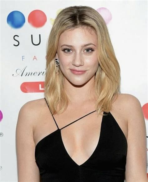 Pin By Rachelle Cabrera On Riverdale Lili Reinhart Celebrities Lily