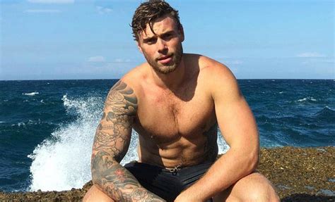 Gus Kenworthy Celebrates The New Year With Naked Snap In The Snow