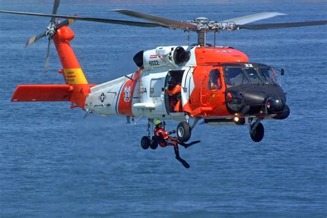 Uh60 Blackhawk Et Sh60 Seahawk Us Coast Guard Helicopassion