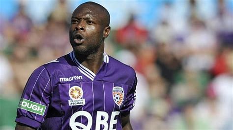 William eric gallas is a french former professional footballer who played as a defender. William Gallas draws in steamy conditions as Perth Glory ...
