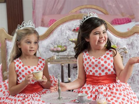 Sophia Grace And Rosie Pick Their Top Spots In England