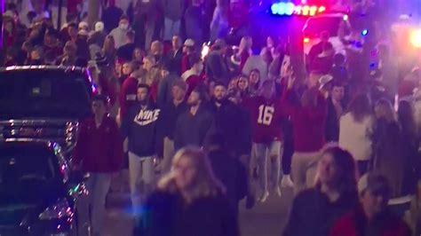 Thousands Party In Streets After Alabama Win Despite Virus Wsvn
